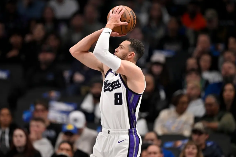 九游(中国)官网登录包含德罗巴在雄鹿比赛中夺冠，领先优势明显引发热议！比赛高潮迭起的词条