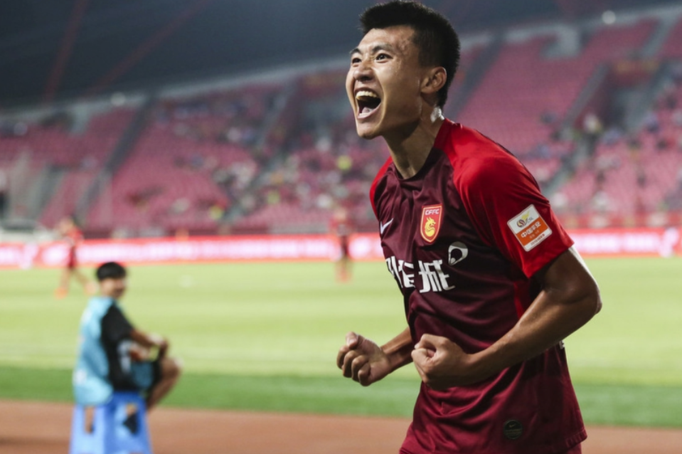 九游网页版录入口击剑联赛，三湘海豚队与东海铁骑队逆转，体能对抗拉满！教练团队居功至伟的简单介绍